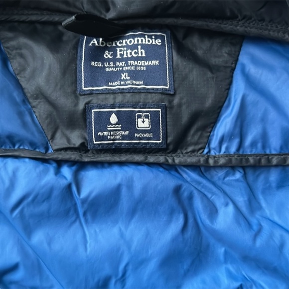 Abercrombie & Fitch light wind & water proof jacket size XL - Picture 6 of 7